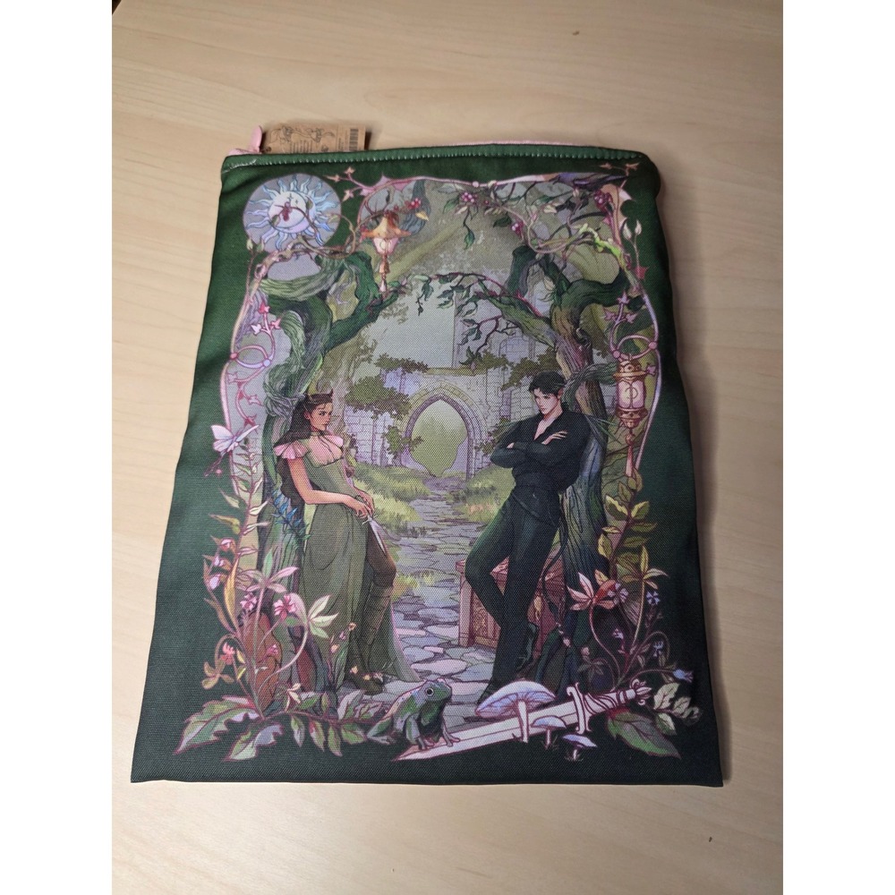 FairyLoot The Cruel Prince Book Sleeve OS Green NEW Jude Cardan Padded Pouch